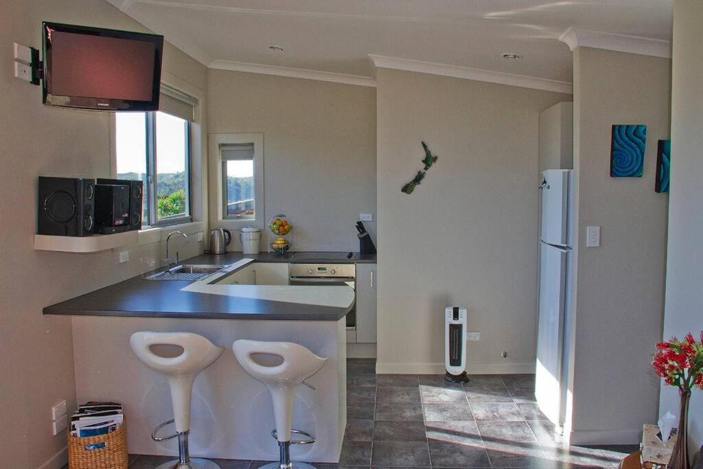Orca Lodge Raglan Exterior foto